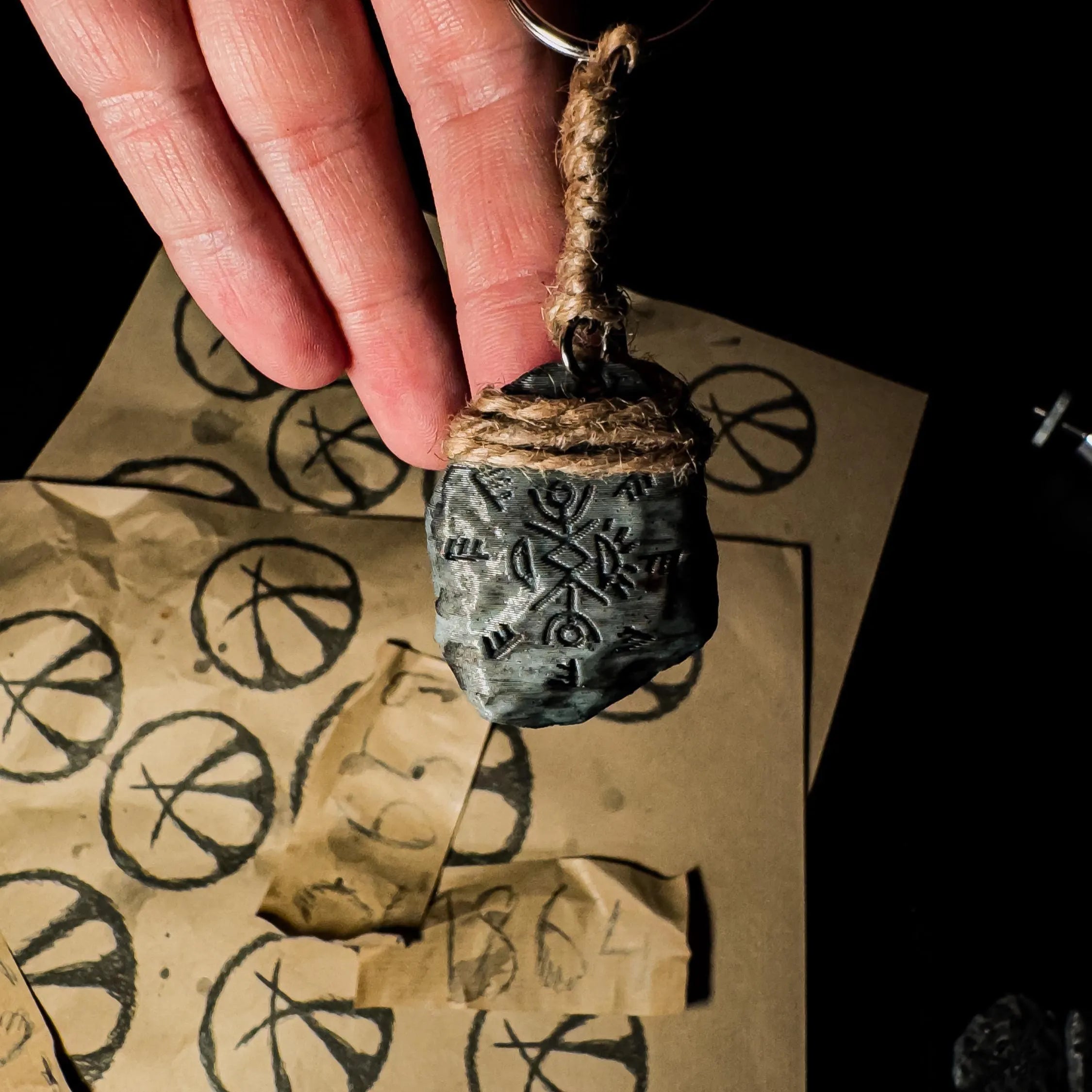 Talisman série FROM – Vegvísir Porte-Clés